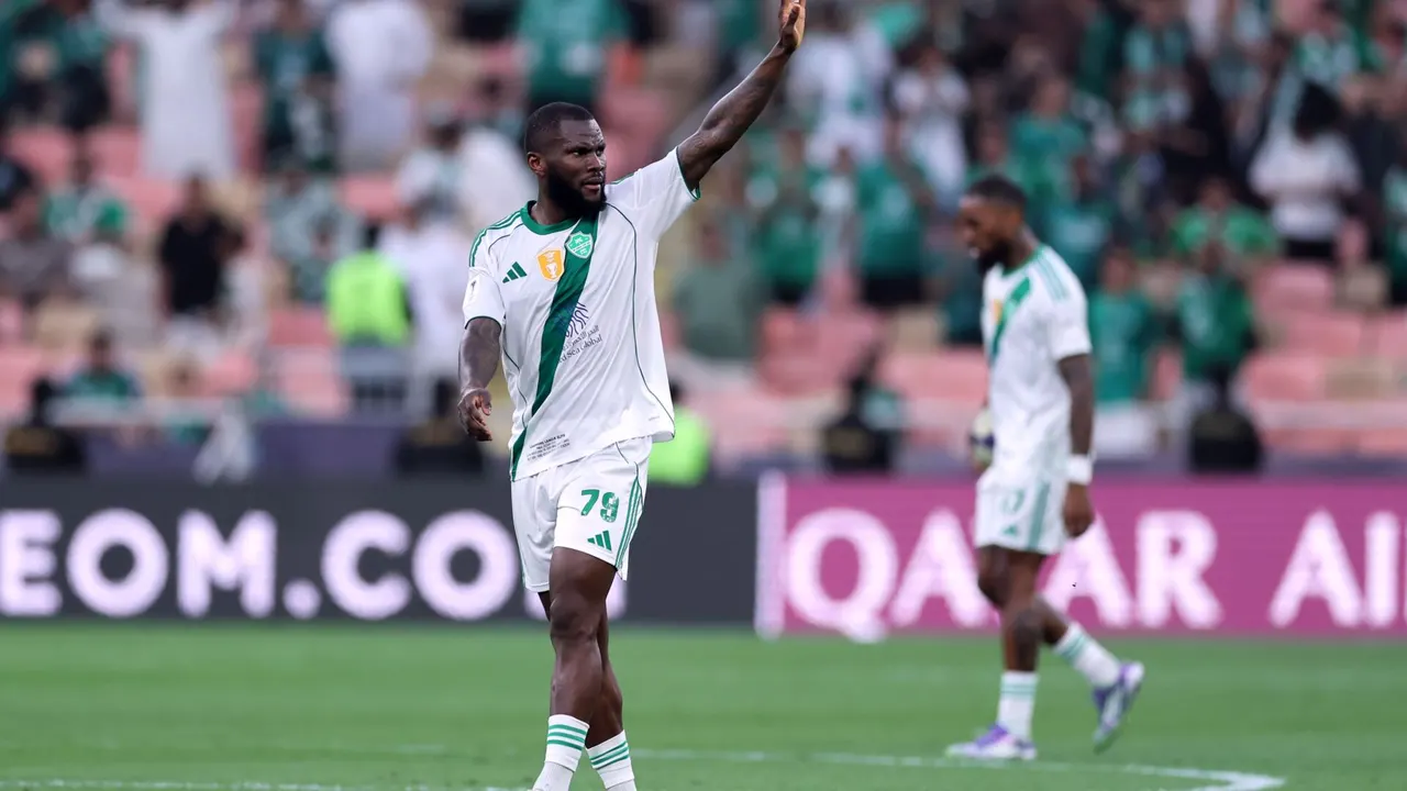 بمبلغ خرافي.. الأهلي يعثر على بديل كيسيه في الدوري الإيطالي